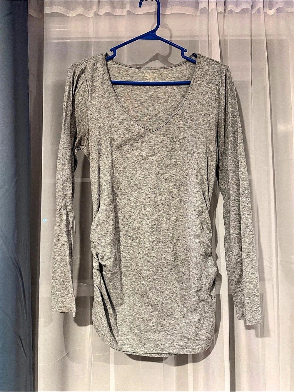 Old navy Maternity V-Neck Long-Sleeve T-Shirt Gray